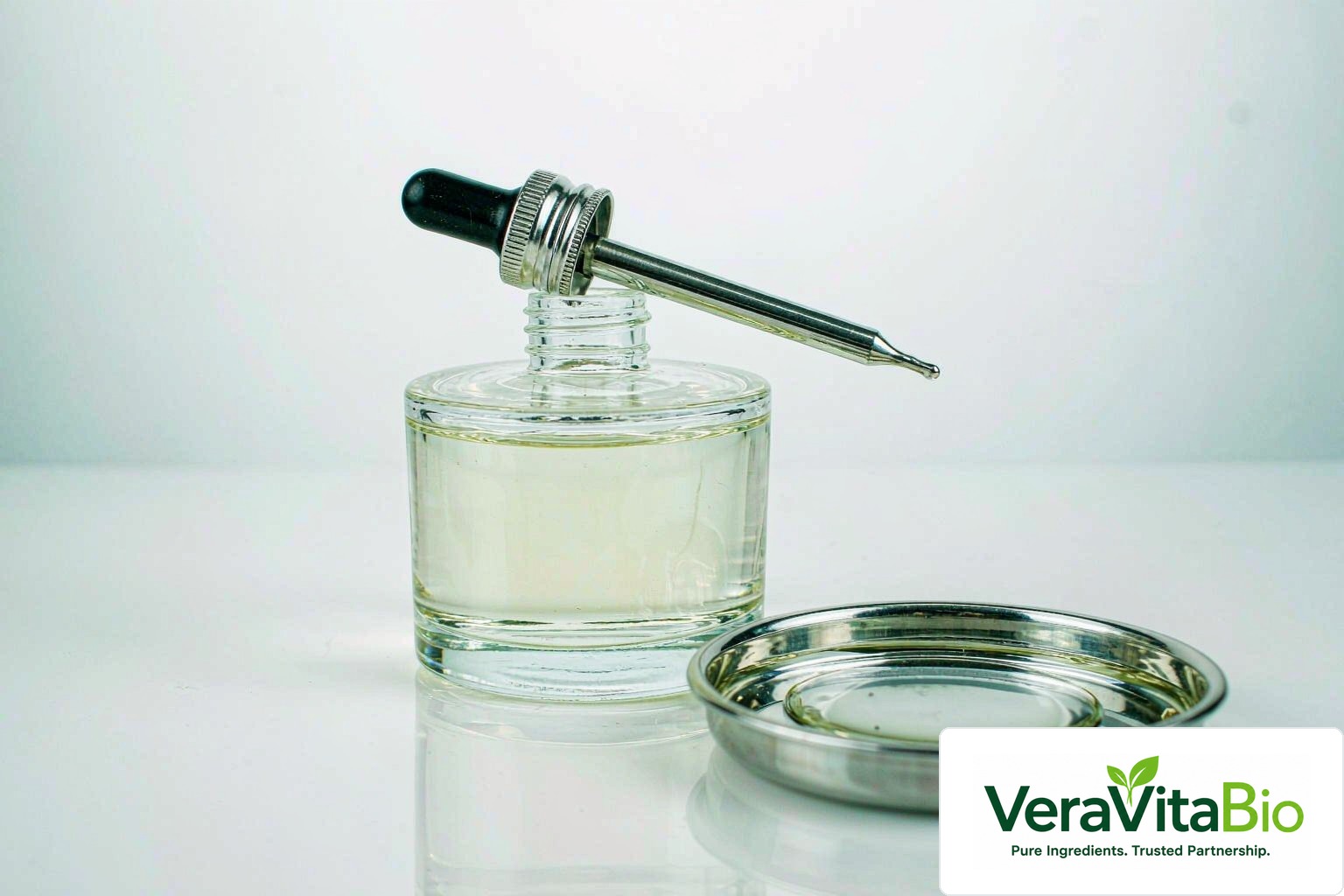 Squalane: The Lightweight Barrier Oil Every 2026 Skincare Formulation Needs